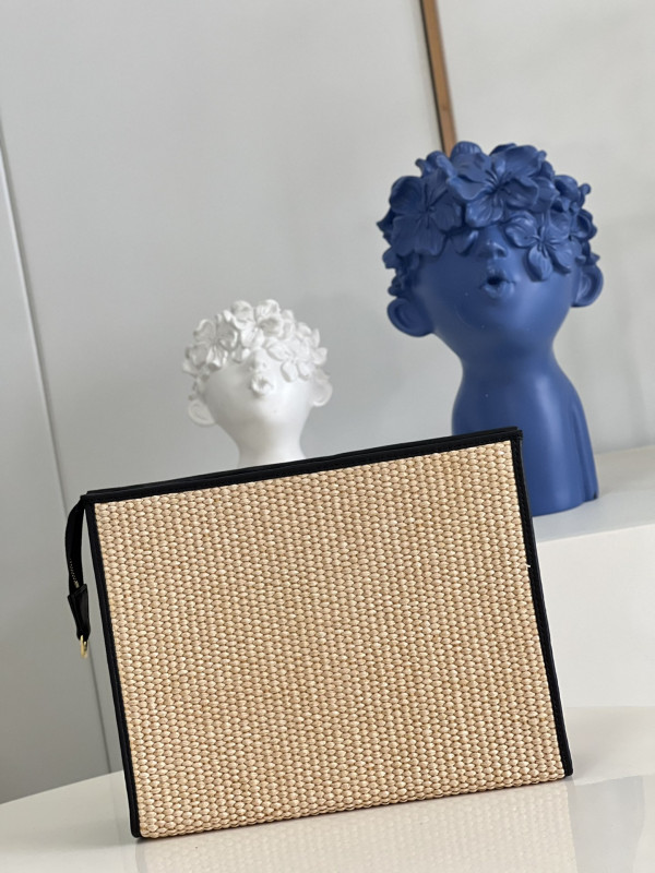 l**is V*t*n toiletry pouch on chain