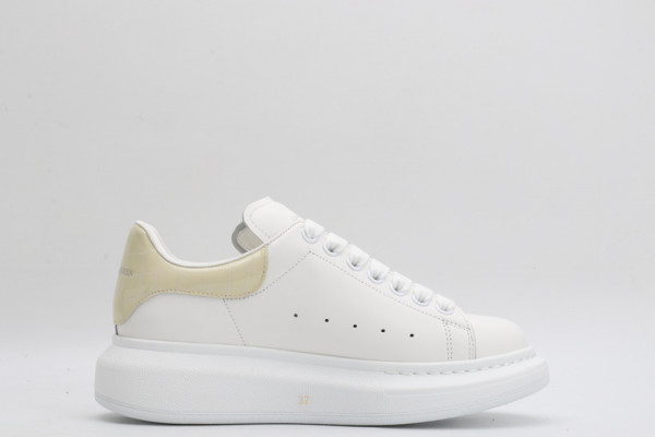 ALEXANDER MCQUEEN Oversized Sneaker