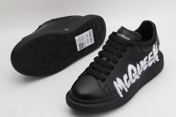 ALEXANDER MCQUEEN Oversized Sneaker