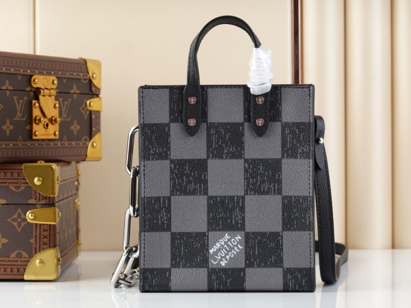 l**is V*t*n sac plat xs