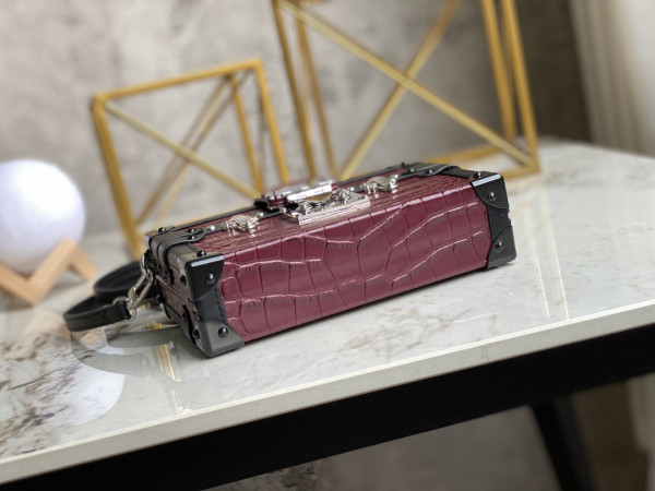 l**is V*t*n petite malle