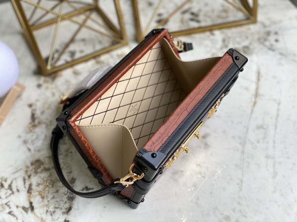 l**is V*t*n petite malle