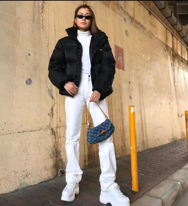 l**is V*t*n pleaty handbag