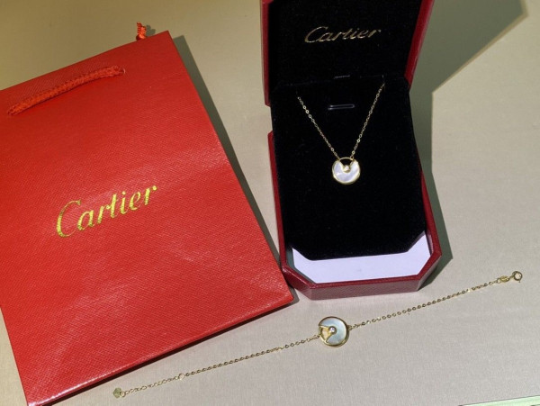 CARTIER Amulet Necklace