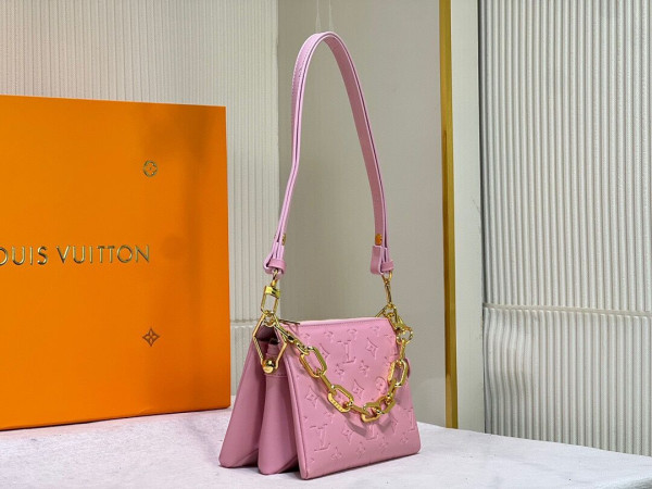 l**is V*t*n coussin pm