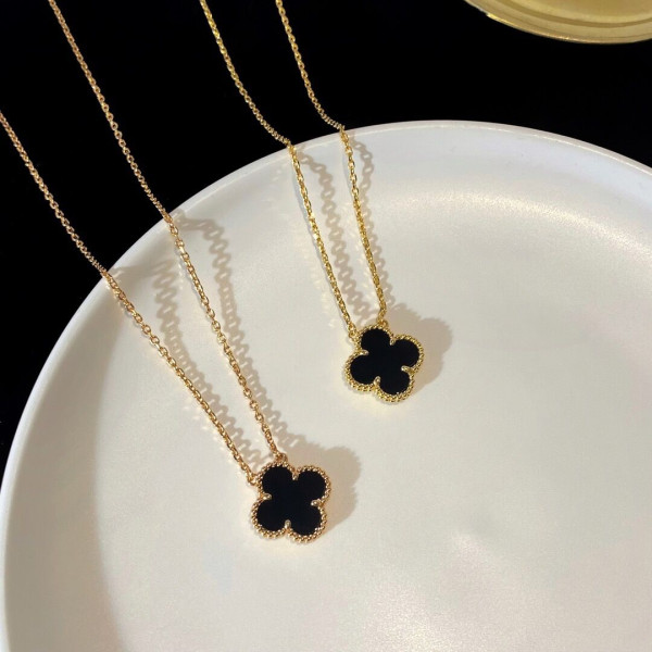 Van Cleef & Arpels Perlée NECKLACE