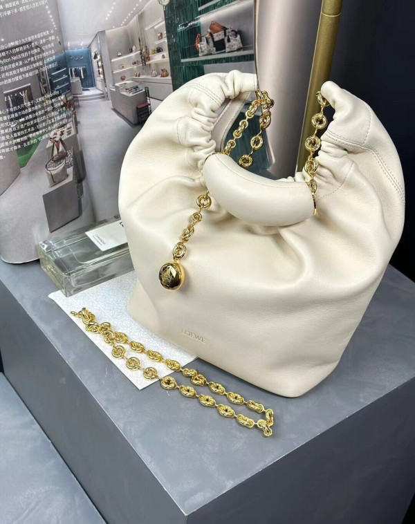 LOEWE Small Squeeze bag in nappa lambskin-24*29*10.5cm