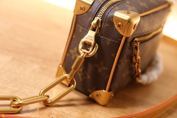 l**is V*t*n mini soft trunk