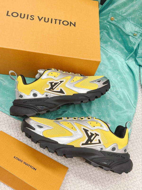 l**is V*t*n runner tatic sneaker