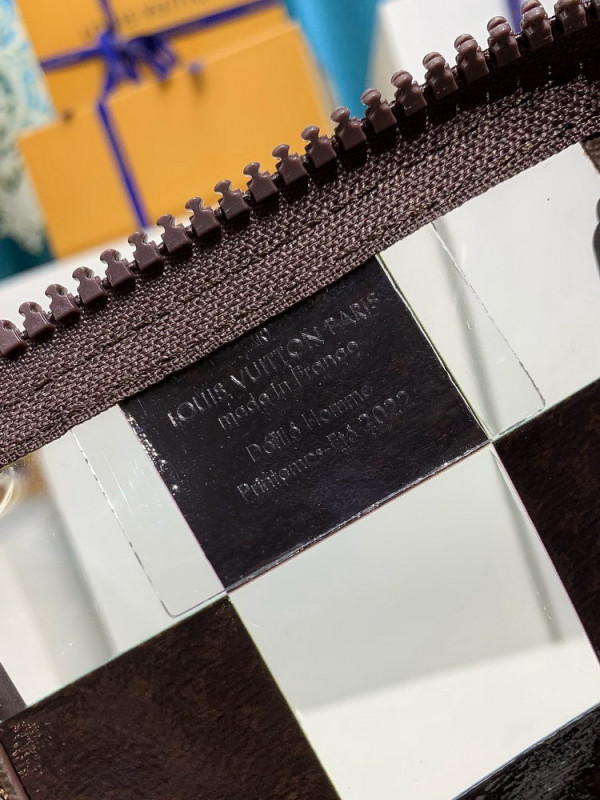 l**is V*t*n keepall bandouliÈre 50