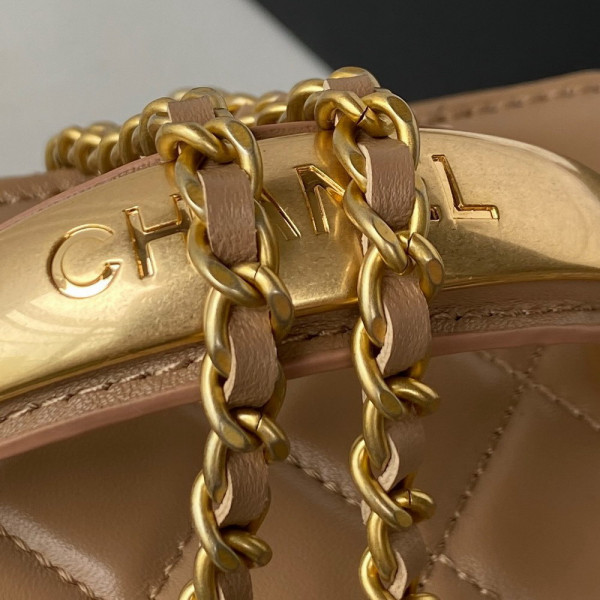 CL VANITY WITH CHAIN