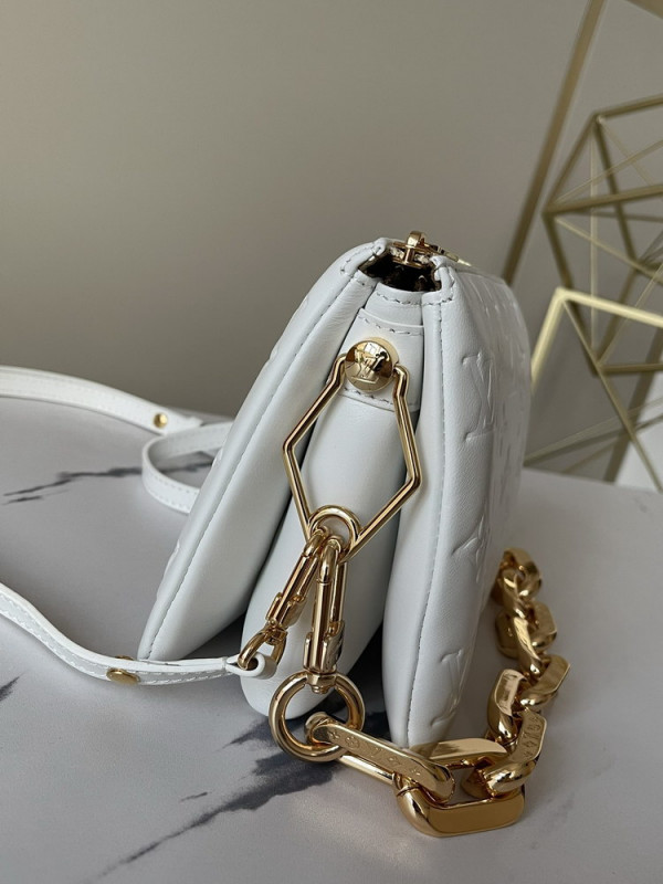 l**is V*t*n coussin bb