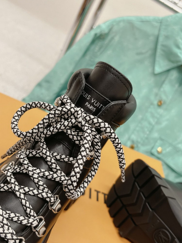 l**is V*t*n ruby flat ranger