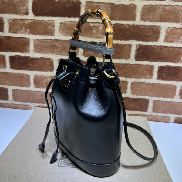 G*u*i diana small bucket bag