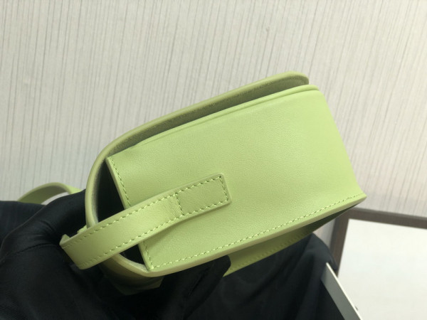 Ce**e folco cuir triomphe