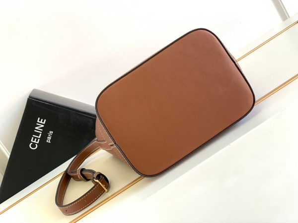 Ce**e small bucket cuir triomphe