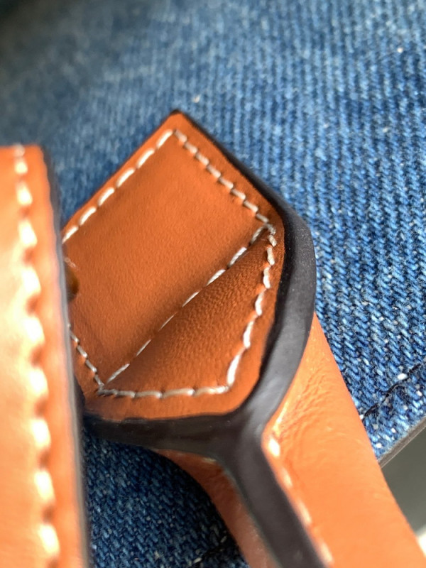 Ce**e mini vertical cabas