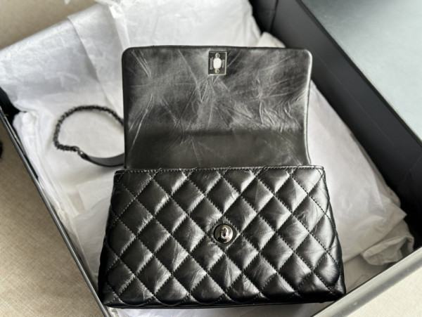 CL FLAP BAG WITH TOP HANDLE