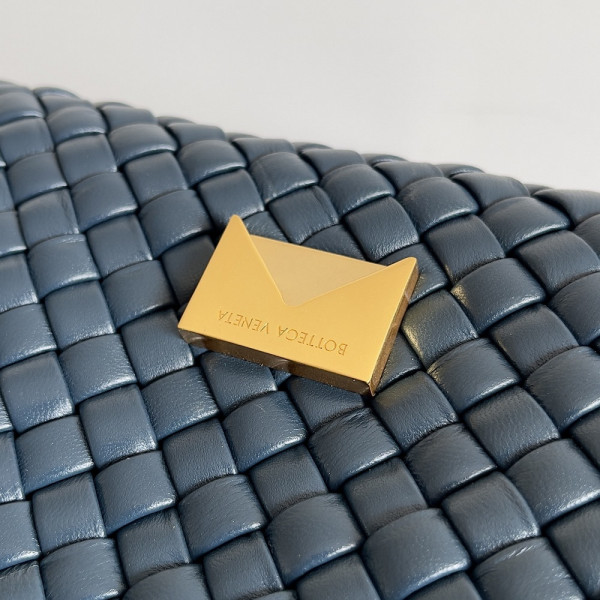 Bo*te*ga ve*ne*ta patti top handle bag