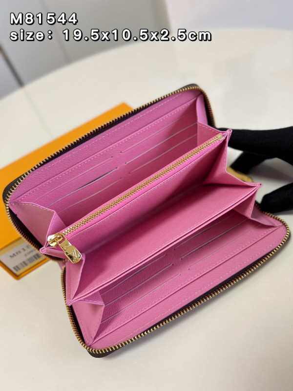 l**is V*t*n zippy wallet