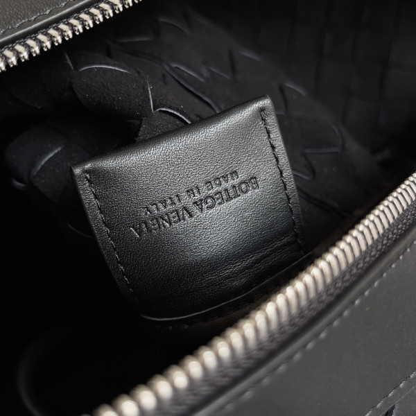 Bo*te*ga ve*ne*ta arco backpack