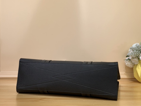 l**is V*t*n aerogram tote