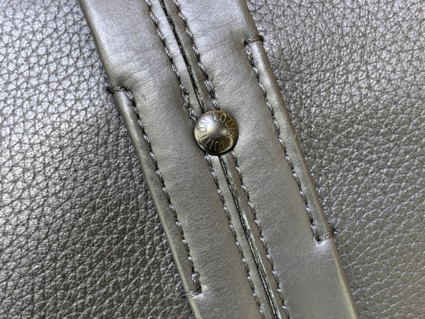 l**is V*t*n aerogram tote