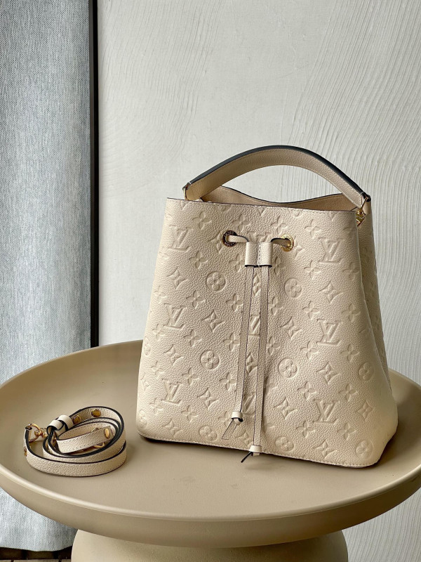 l**is V*t*n nÉonoÉ mm