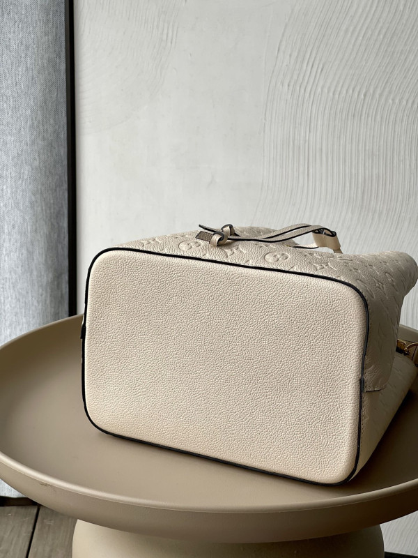 l**is V*t*n nÉonoÉ mm