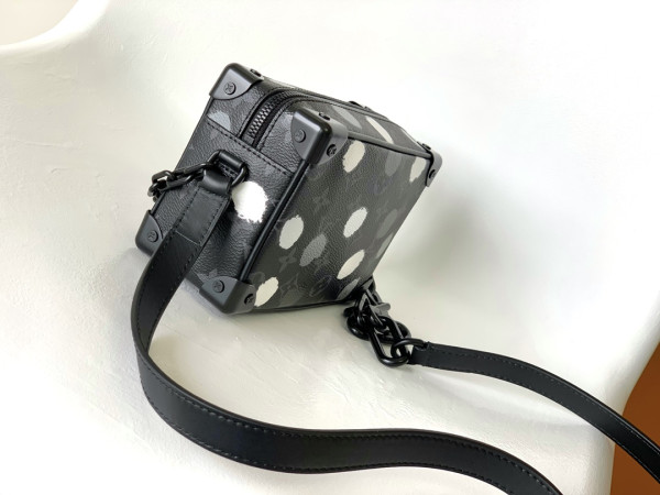 l**is V*t*n mini soft trunk