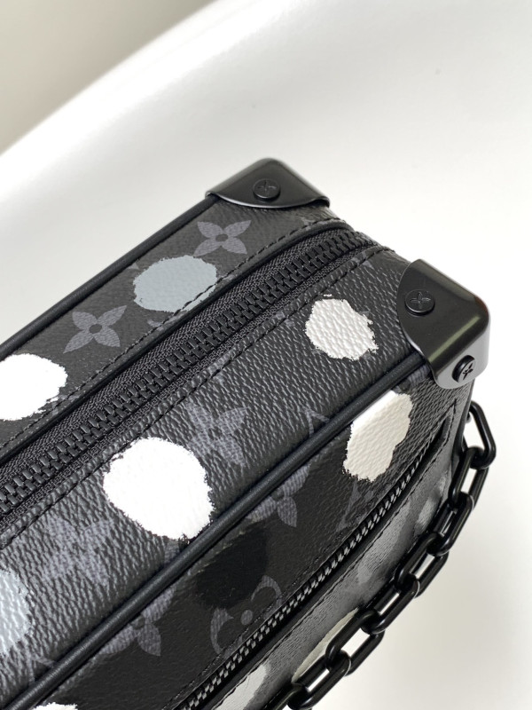 l**is V*t*n mini soft trunk