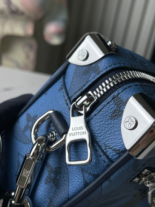 l**is V*t*n mini soft trunk