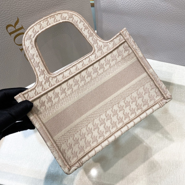 D*or book tote mini