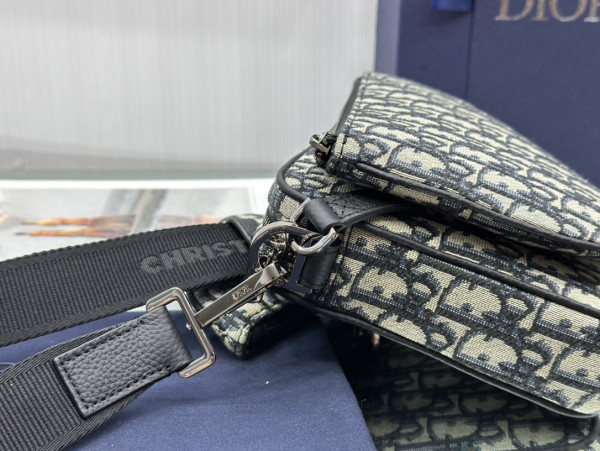 D*or saddle triple pouch