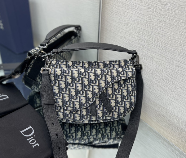 D*or saddle soft bag