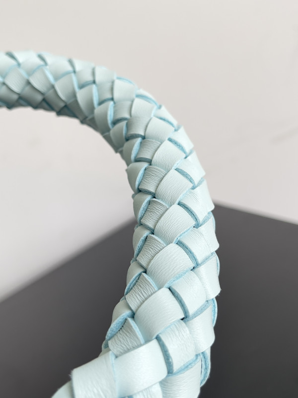 Bo*te*ga ve*ne*ta small andiamo