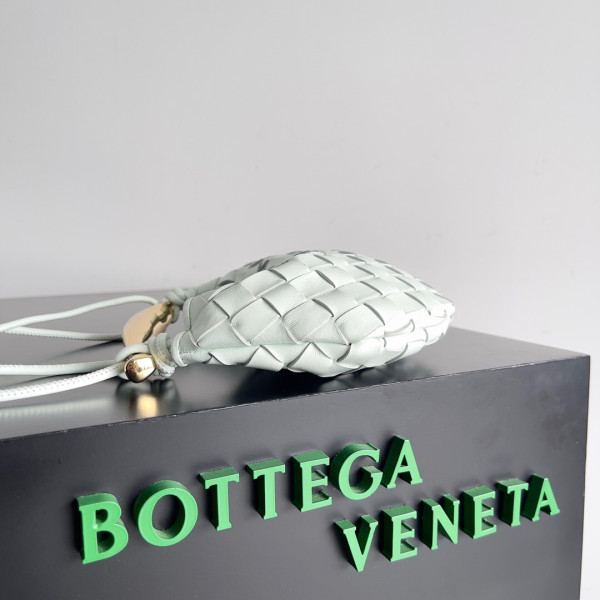 Bo*te*ga ve*ne*ta mini sardine top handle bag