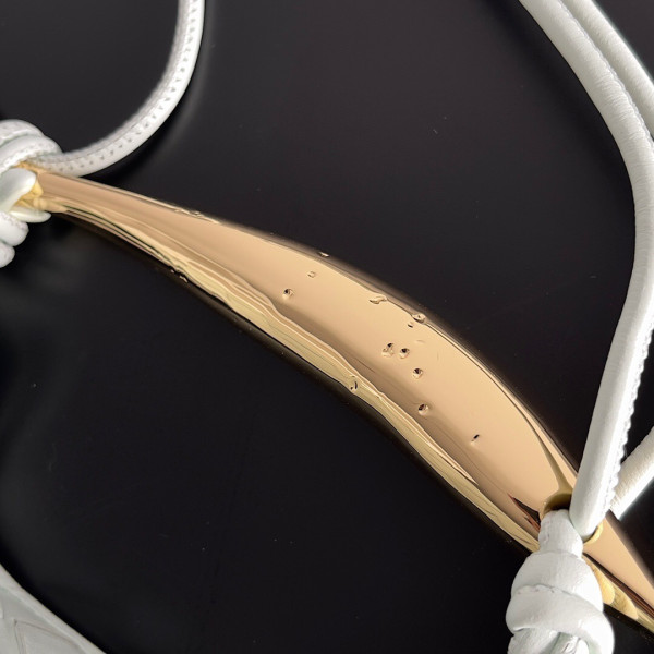 Bo*te*ga ve*ne*ta mini sardine top handle bag