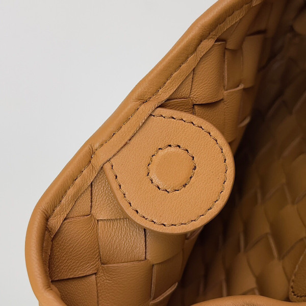 Bo*te*ga ve*ne*ta mini sardine top handle bag