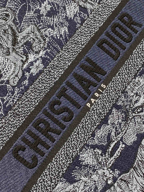 large D*or book tote