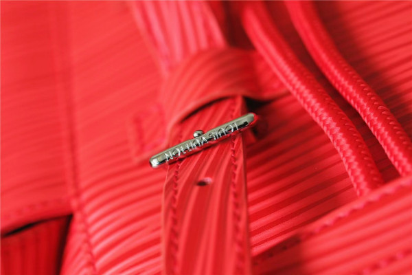 l**is V*t*n christopher mm