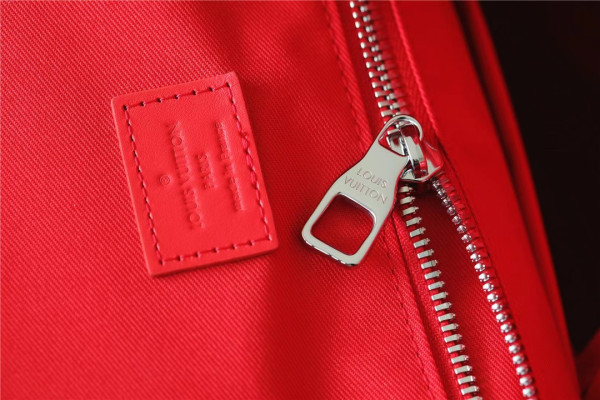 l**is V*t*n christopher mm