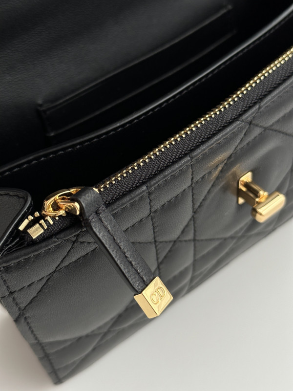 D*or miss caro mini bag