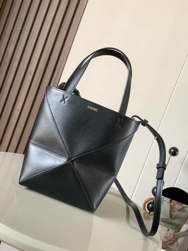 LOEWE Puzzle Fold Tote in shiny calfskin