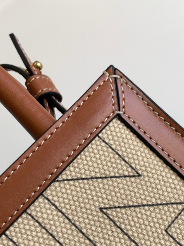 Ce**e mini vertical cabas