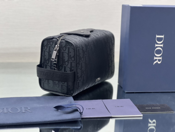 D*or lingot toiletry bag