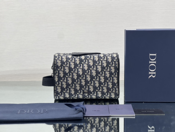 D*or lingot toiletry bag