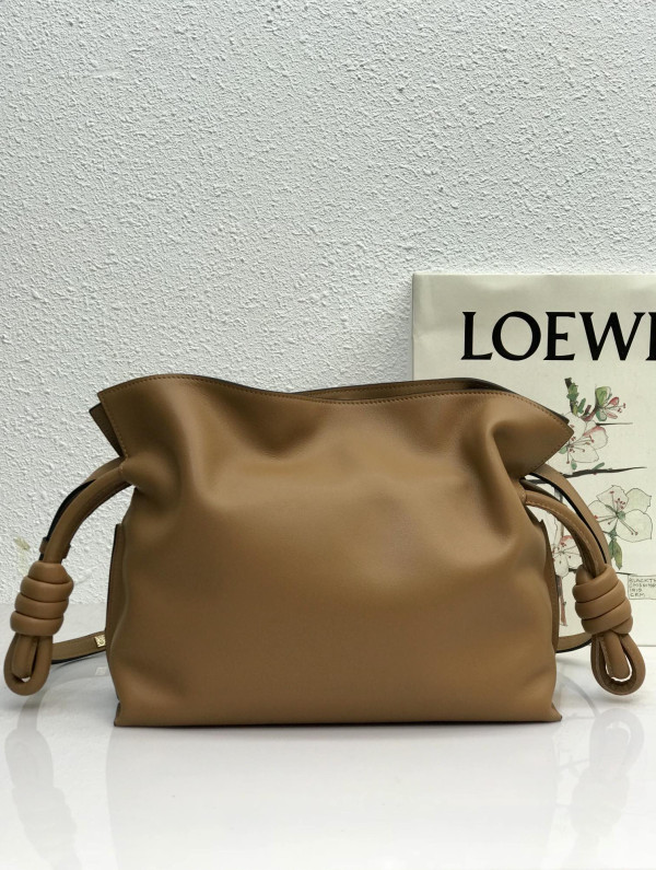 LOEWE Flamenco clutch