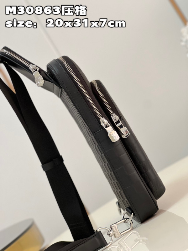 l**is V*t*n avenue slingbag nm