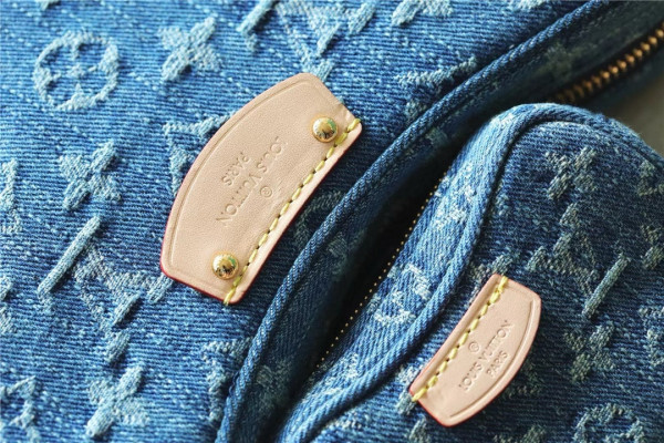 l**is V*t*n croissant mm